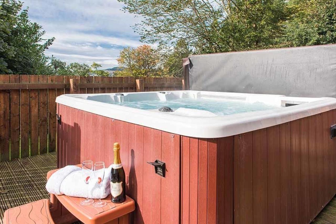 Villa The Granary With Hot Tub Near Perth Perthshire Forgandenny Exterior foto