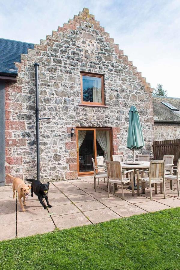 Villa The Granary With Hot Tub Near Perth Perthshire Forgandenny Exterior foto